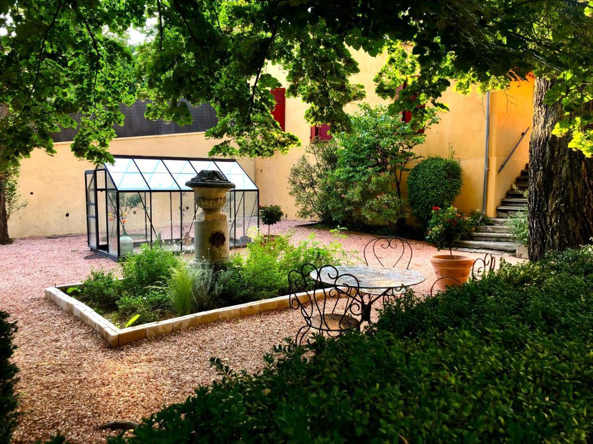 B&B Villa Roumanille เอ็ก-ซอง-โพรวองซ์ ภายนอก รูปภาพ