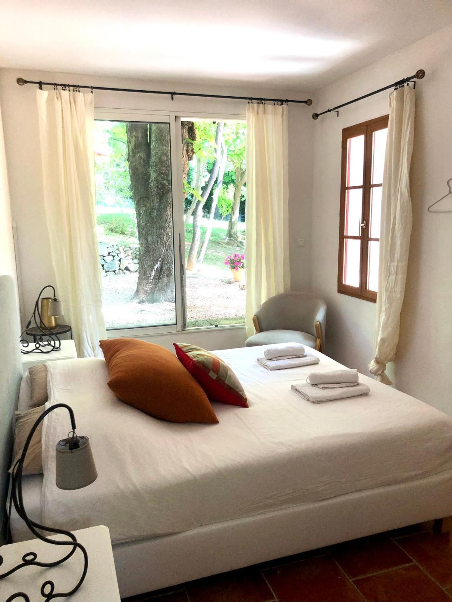 B&B Villa Roumanille เอ็ก-ซอง-โพรวองซ์ ภายนอก รูปภาพ